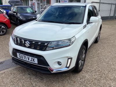 Suzuki Vitara 1.4 Boosterjet 48V Hybrid SZ-T 5dr Estate Petrol White at Suzuki UCL Milton Keynes