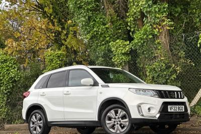 Suzuki Vitara 1.4 Boosterjet 48V Hybrid SZ-T 5dr Hatchback Petrol WHITE at Suzuki UCL Milton Keynes