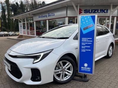 Suzuki Swace 1.8 Estate Ultra Estate Petrol / Electric Hybrid Premium White Metallic at Suzuki UCL Milton Keynes