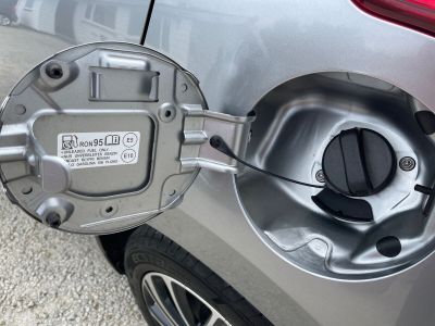 Suzuki Swift 1.2 Dualjet 83 12V Hybrid SZ-L 5dr Hatchback Petrol SILVER at Suzuki UCL Milton Keynes