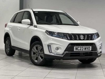 Suzuki Vitara 1.5 Full Hybrid SZ-T AGS Hatchback Hybrid Cool White at Suzuki UCL Milton Keynes