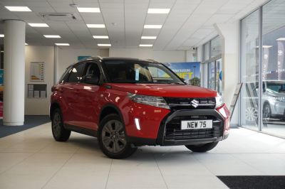 Suzuki Vitara Vitara 2025 1.4 Boosterjet Hyrbid Motion SUV Hybrid Bright Red With Black Roof at Suzuki UCL Milton Keynes