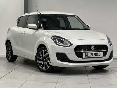 Suzuki Swift 1.2 Sz-L Dualjet Mhev Hatchback Hybrid Pure Pearl White Metallic at Suzuki UCL Milton Keynes