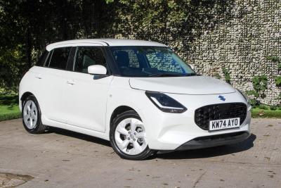 Suzuki Swift 1.2 Mild Hybrid Motion 5dr Hatchback Petrol WHITE at Suzuki UCL Milton Keynes