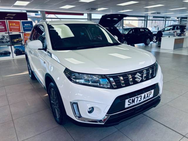 Suzuki Vitara 1.4 Boosterjet 48V Hybrid SZ-T 5dr Hatchback Petrol WHITE