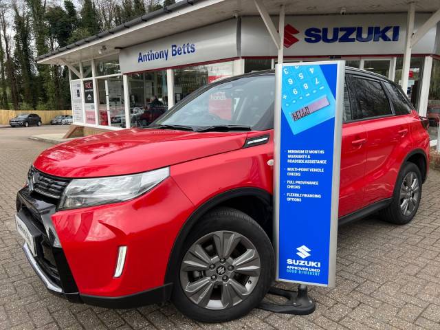 Suzuki Vitara 1.5 Estate Motion Estate Petrol / Electric Hybrid Red with Black Contrast Roof