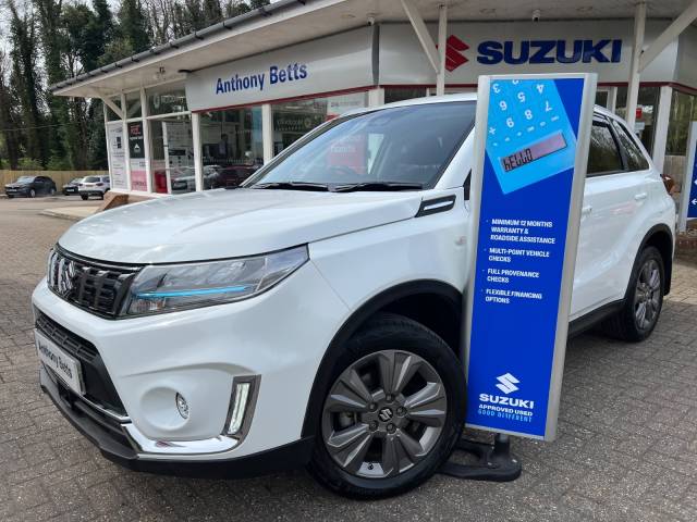 Suzuki Vitara 1.5 Estate SZ-T Estate Petrol / Electric Hybrid White