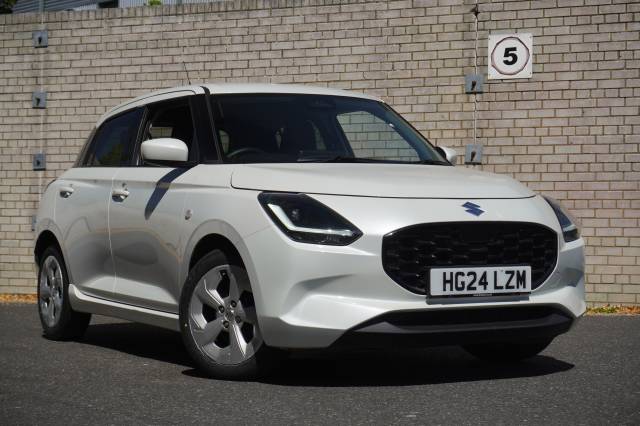 Suzuki Swift 1.2 Mild Hybrid Motion Hatchback Petrol White