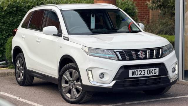 Suzuki Vitara 1.4 Boosterjet MHEV SZ-T SUV 5dr Petrol Hybrid Manual Euro 6 (s/s) (129 ps) SUV Hybrid White
