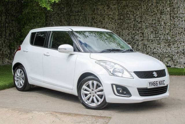 Suzuki Swift 1.2 Dualjet SZ4 [Nav] 5dr Hatchback Petrol WHITE
