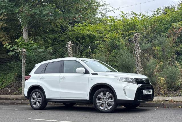 Suzuki Vitara 1.4 Boosterjet MHEV 109 Motion 5dr Auto Hatchback Petrol WHITE