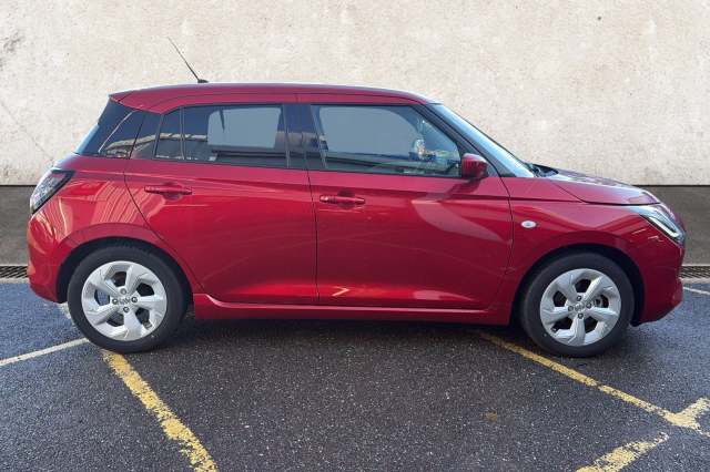 Suzuki Swift 2024 1.2 HYBRID MOTION CVT