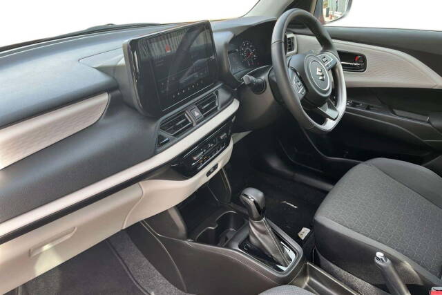 2025 Suzuki Swift 1.2 MHEV Motion Hatchback 5dr Petrol Hybrid CVT Euro 6 (s/s) (82 ps)