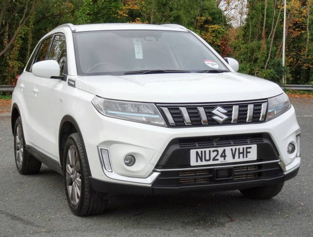 Suzuki Vitara 1.4 Boosterjet MHEV SZ-T SUV 5dr Petrol Hybrid Manual Euro 6 (s/s) (129 ps) SUV Hybrid White